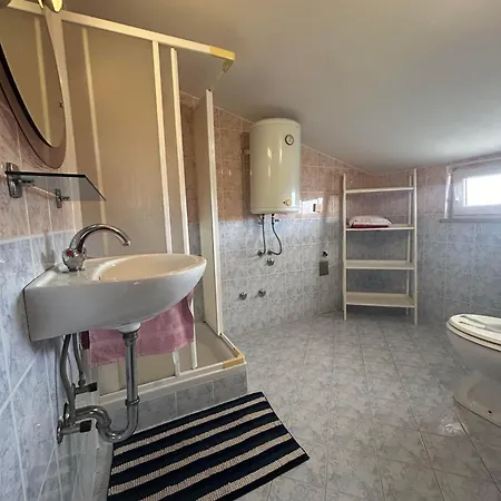Natasa Apartman *