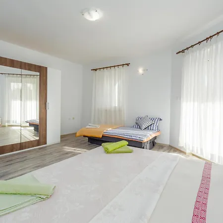 Apartment Natasa *