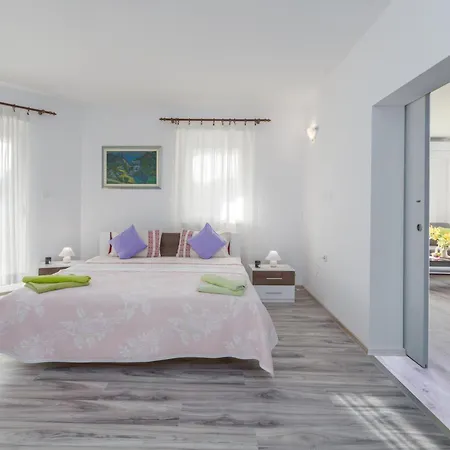 Apartment Natasa *